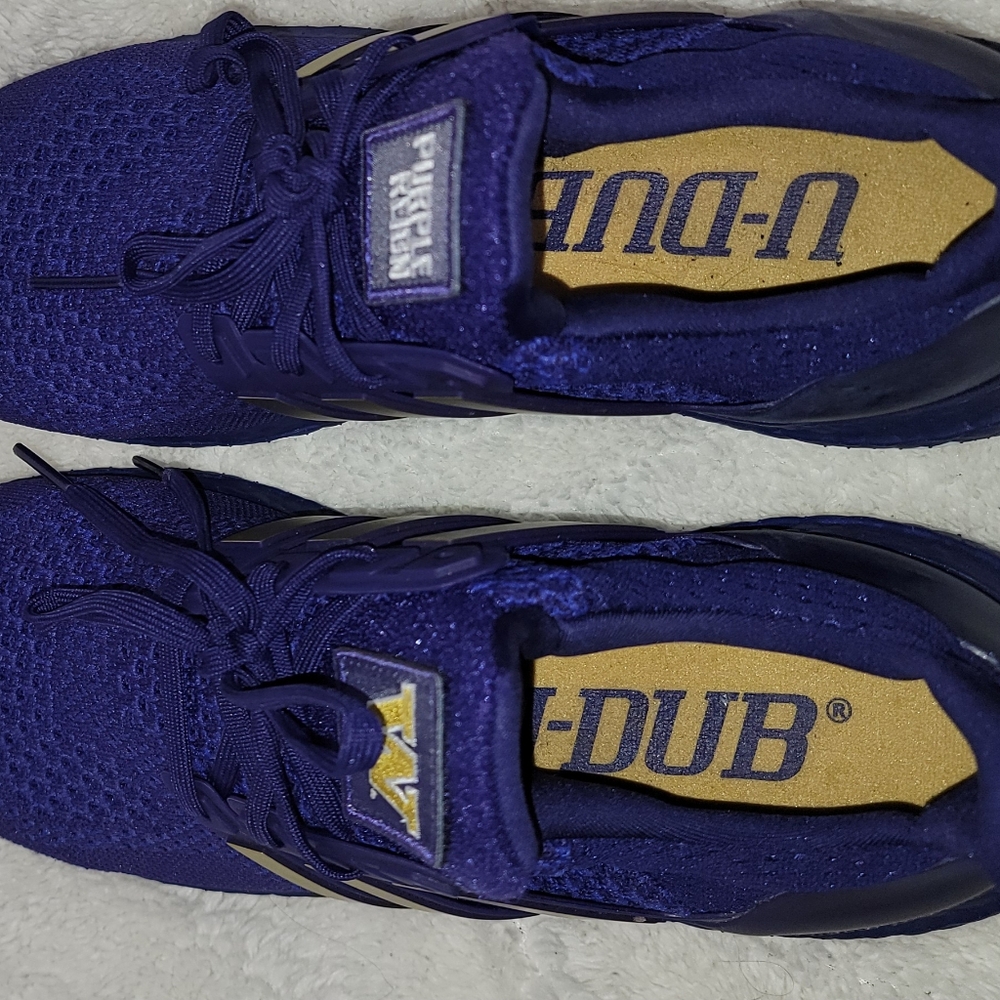 Washington Huskies adidas Ultraboost 1.0 DNA Running Shoe - Purple/Gold - Picture 5 of 9